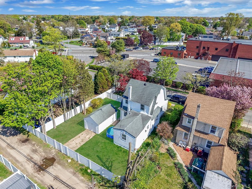 Welcome Home To This Charming Lindenhurst Colonial Nestled In - photo 21