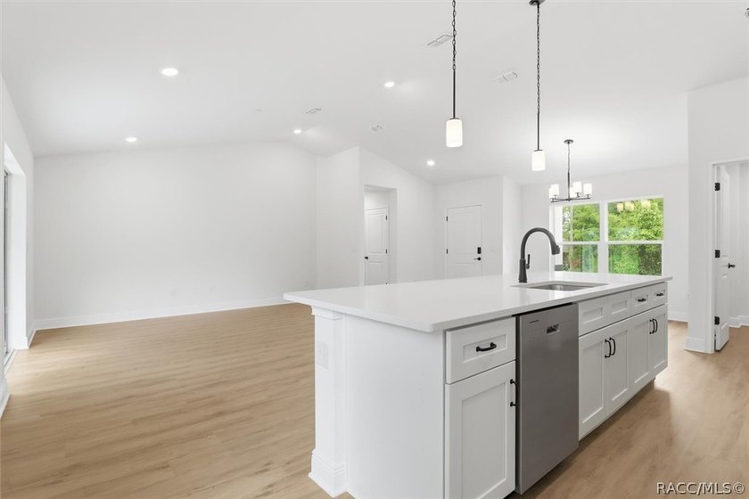 MOVE-IN READY | NEW CONSTRUCTION | OPEN FLOOR PLAN This - photo 12