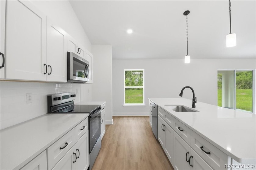 MOVE-IN READY | NEW CONSTRUCTION | OPEN FLOOR PLAN This - photo 14