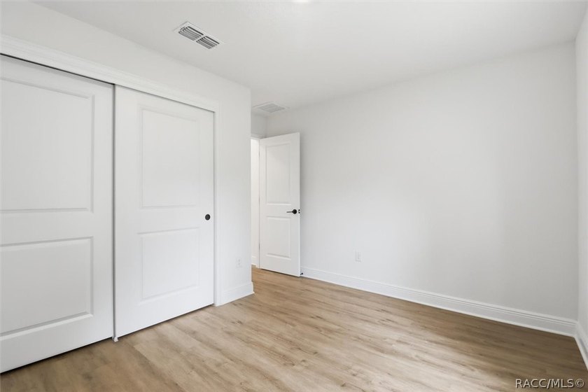 MOVE-IN READY | NEW CONSTRUCTION | OPEN FLOOR PLAN This - photo 19