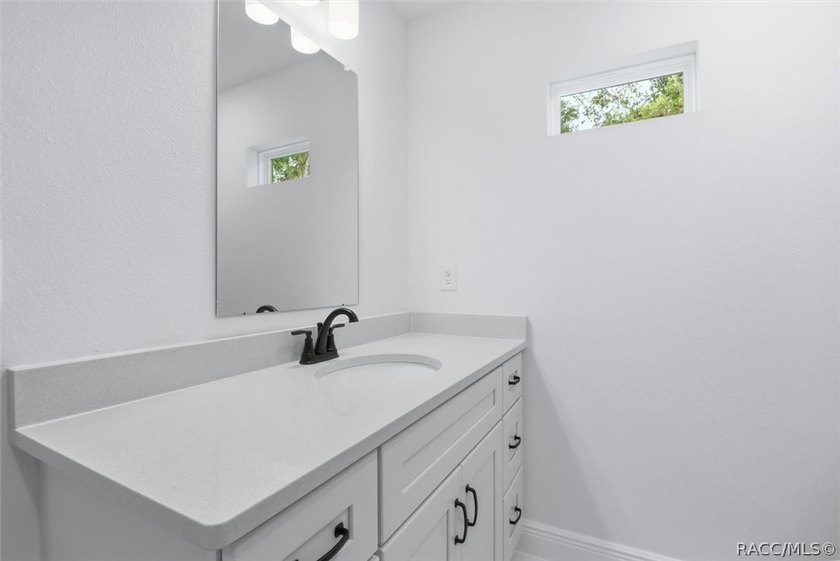 MOVE-IN READY | NEW CONSTRUCTION | OPEN FLOOR PLAN This - photo 20