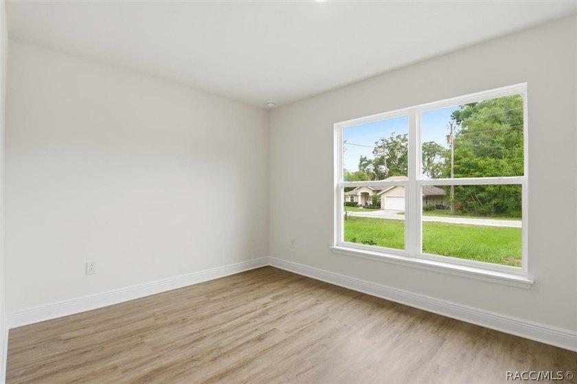 MOVE-IN READY | NEW CONSTRUCTION | OPEN FLOOR PLAN This - photo 22