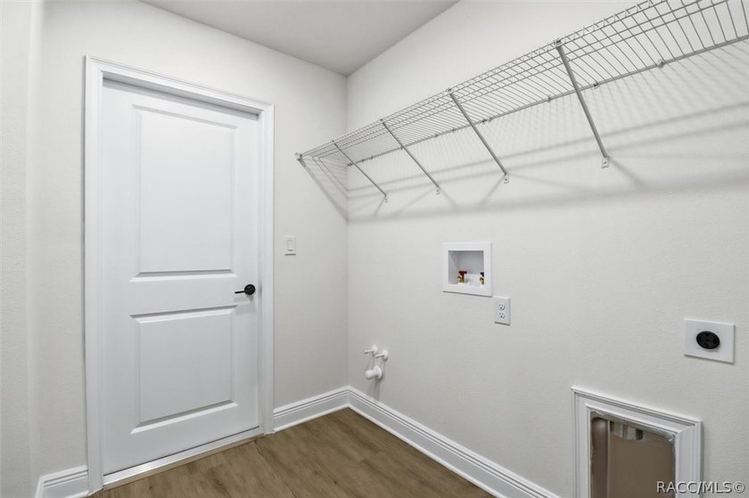 MOVE-IN READY | NEW CONSTRUCTION | OPEN FLOOR PLAN This - photo 28