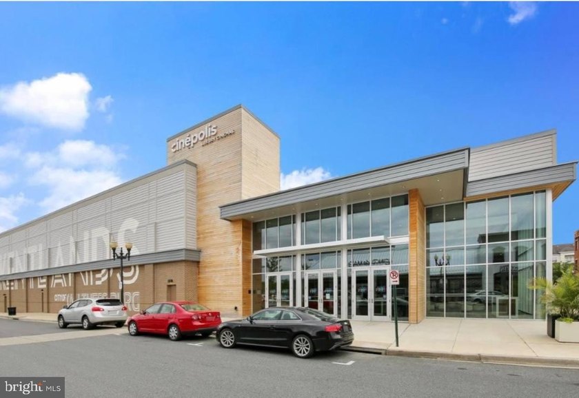 Rarely available 2-bedroom, 1-bath, one-level condo in the - photo 19