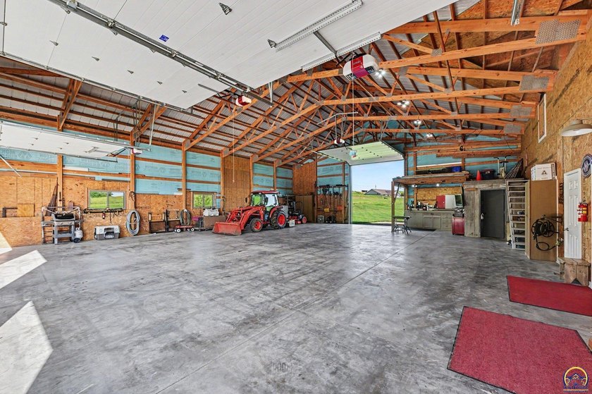 Exceptional Barndominium Living on nearly 5 Pristine Acres - photo 25