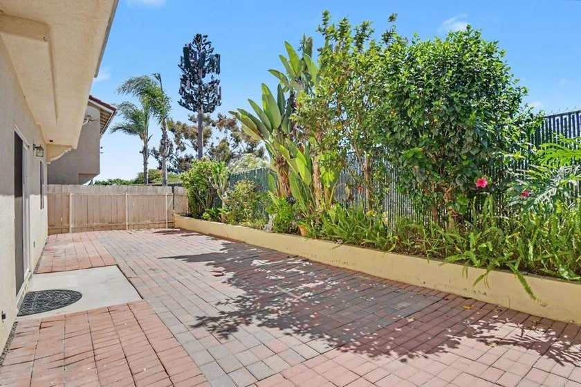 This inviting 3-bedroom, 2.5-bath home is located in the heart - photo 32