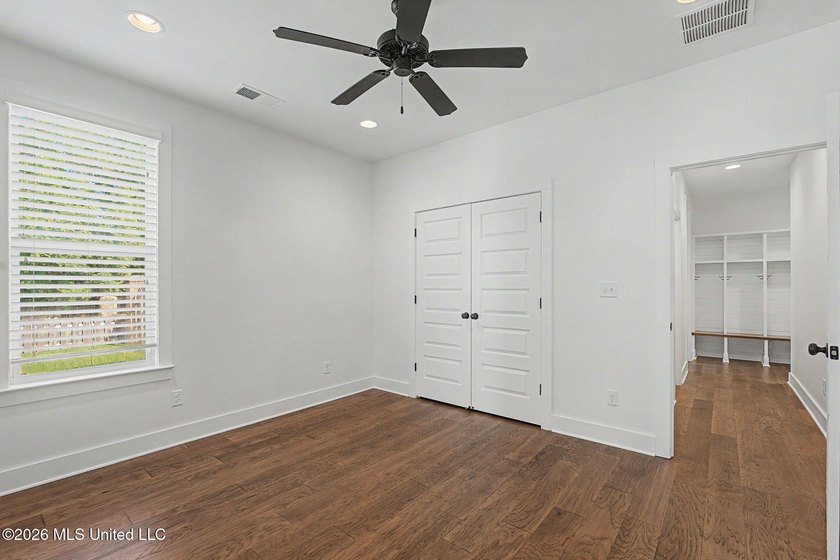 Rare opportunity to own 1 Acre Lot conveniently located near - photo 33