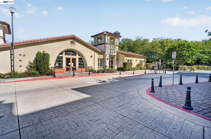 Rare corner unit in the highly sought-after Terra Serena Luna - photo 34