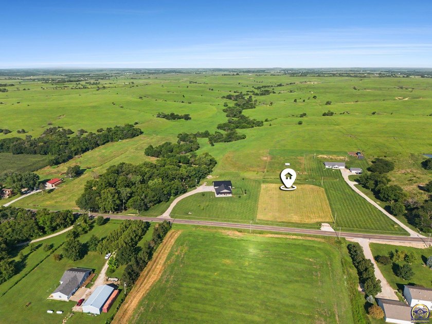 Exceptional Barndominium Living on nearly 5 Pristine Acres - photo 34