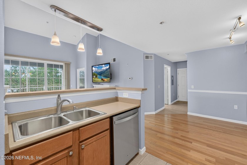 Welcome to Unit 1032 at Montreux at Deerwood Lake! A gated - photo 10