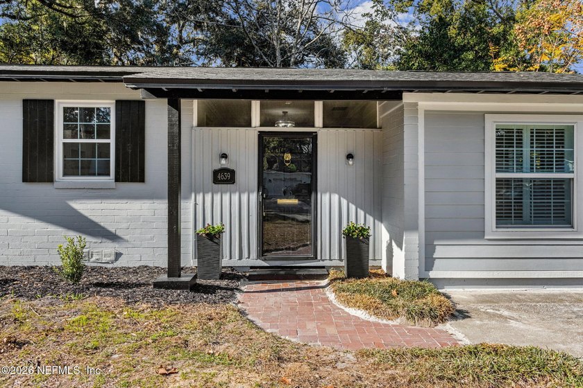 Beautifully renovated ORTEGA FOREST GEM!! Welcome to your fully - photo 5