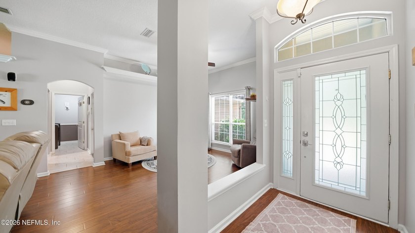 Welcome to a spacious home nestled in the desirable North Creek - photo 2
