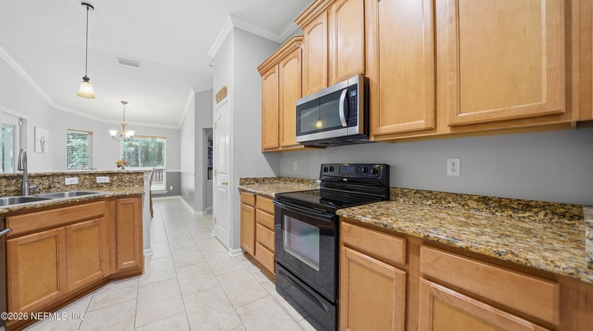 Welcome to a spacious home nestled in the desirable North Creek - photo 10
