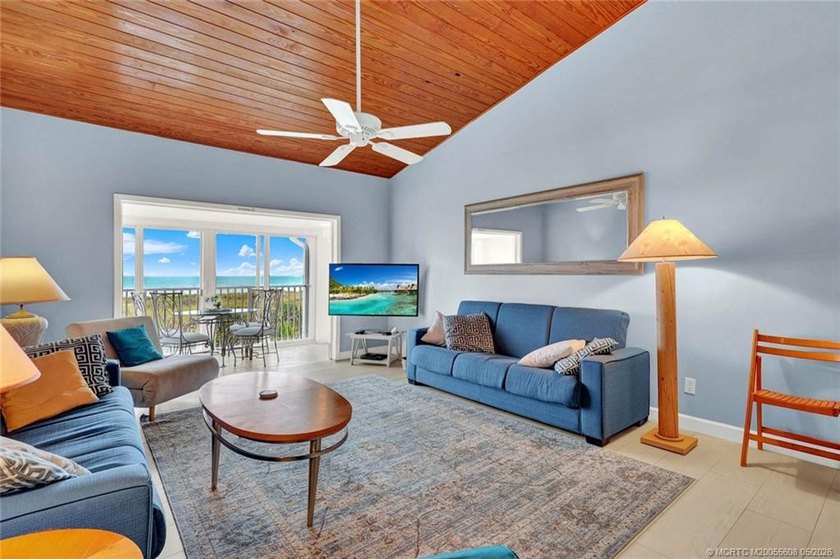 OCEANFRONT - Must see this cute and cozy 2/2 oceanfront condo - photo 5