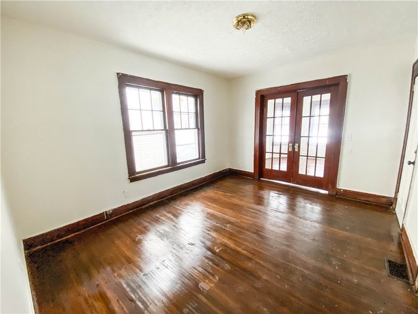 Welcome to this well-maintained upper/lower duplex offering a - photo 6