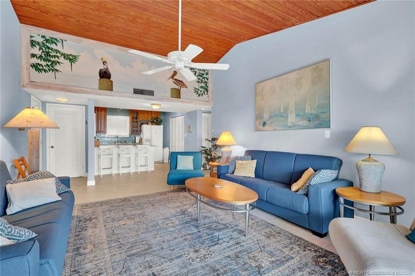 OCEANFRONT - Must see this cute and cozy 2/2 oceanfront condo - photo 7