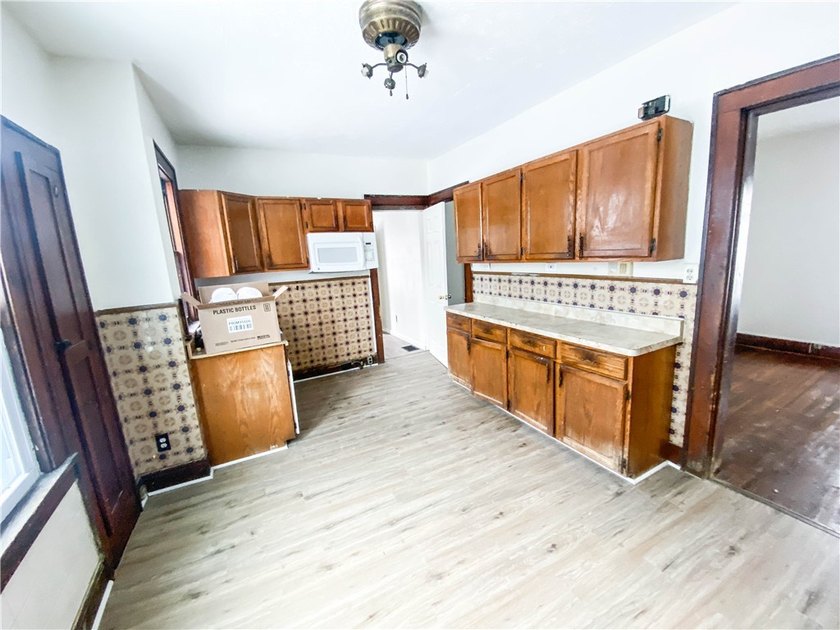 Welcome to this well-maintained upper/lower duplex offering a - photo 9