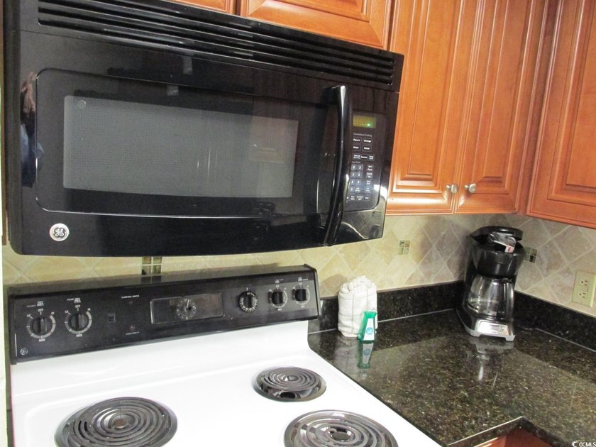 King oceanview unit with large balcony, private bedroom; Murphy - photo 14