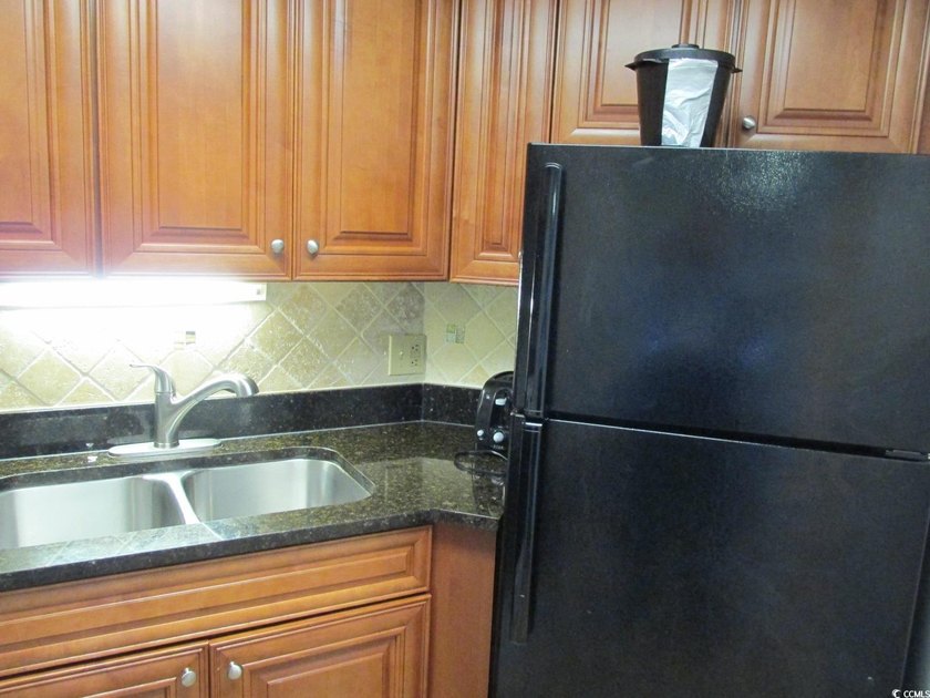 King oceanview unit with large balcony, private bedroom; Murphy - photo 16