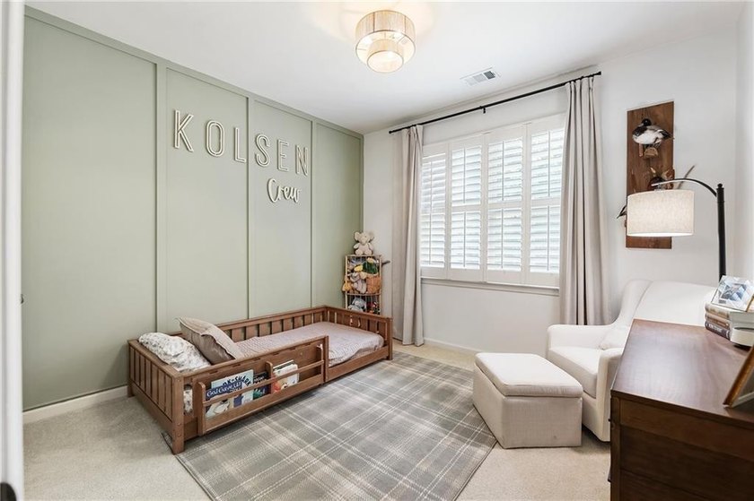 Welcome home to this beautifully maintained ranch with a - photo 22