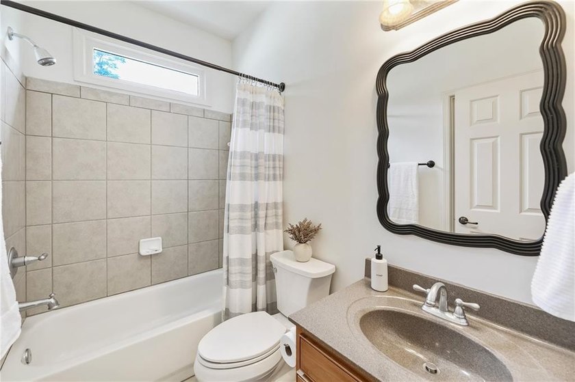 Welcome home to this beautifully maintained ranch with a - photo 24