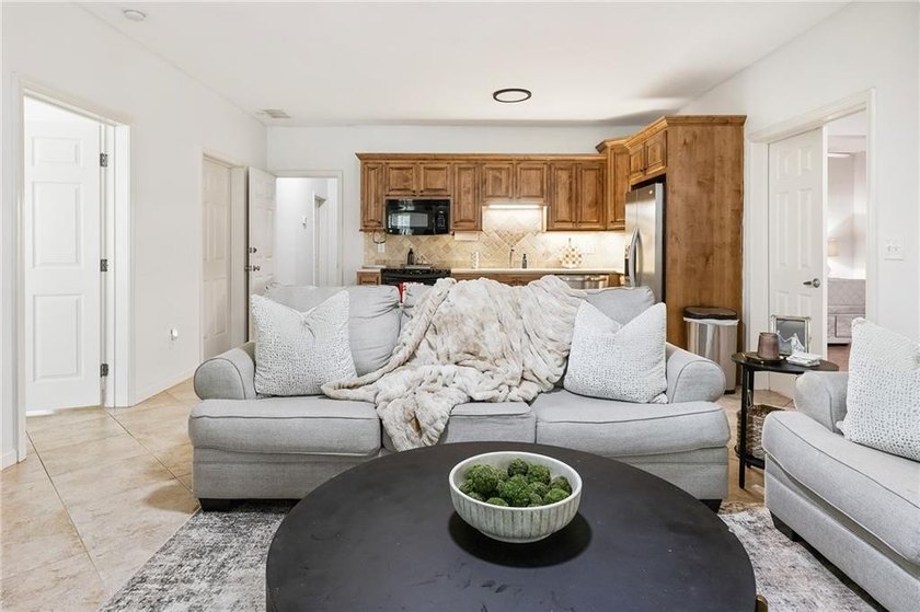 Welcome home to this beautifully maintained ranch with a - photo 31