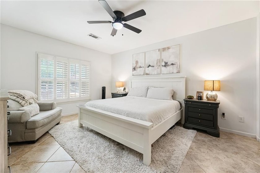 Welcome home to this beautifully maintained ranch with a - photo 34