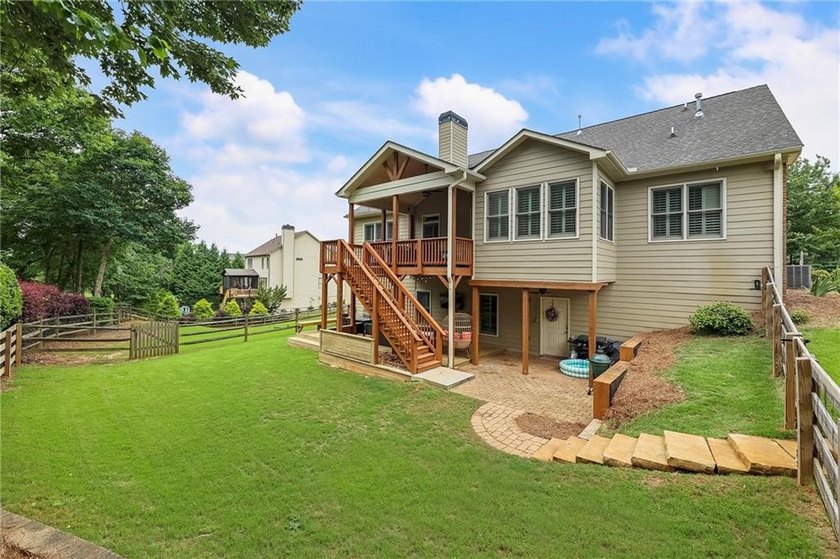 Welcome home to this beautifully maintained ranch with a - photo 46