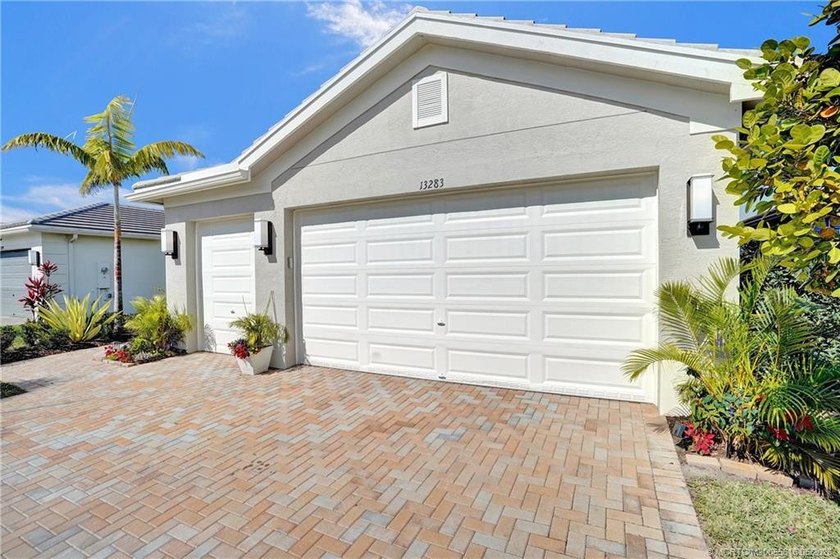 Explore this beautifully kept 2023 Palazzo floor plan. This - photo 3