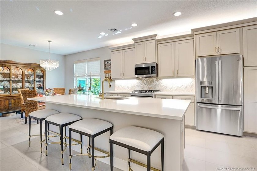 Explore this beautifully kept 2023 Palazzo floor plan. This - photo 9