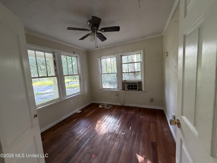 Investor Opportunity - Duplex with Income Potential This duplex - photo 6