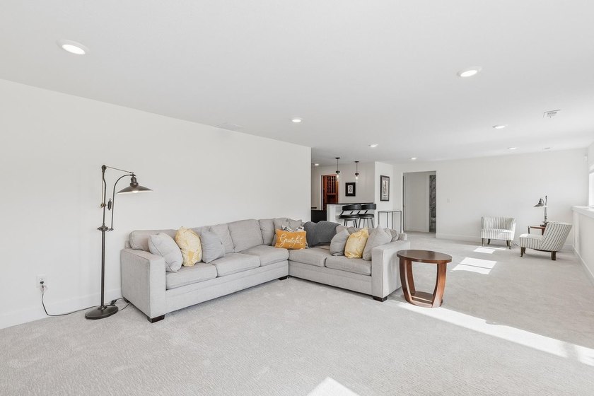 This stunning 5-bedroom, 3-bathroom home offers the perfect - photo 28