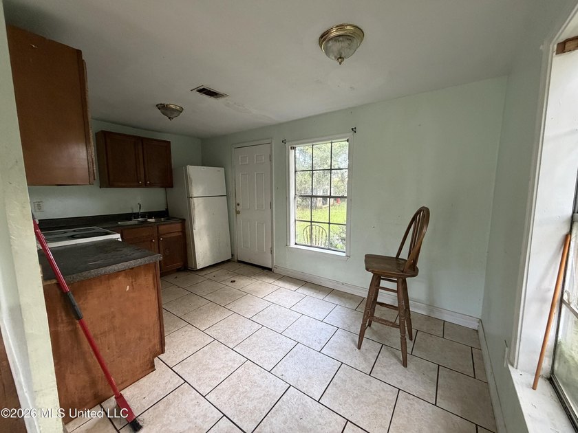 Investor Special - Fixer-Upper with Strong Potential in - photo 10