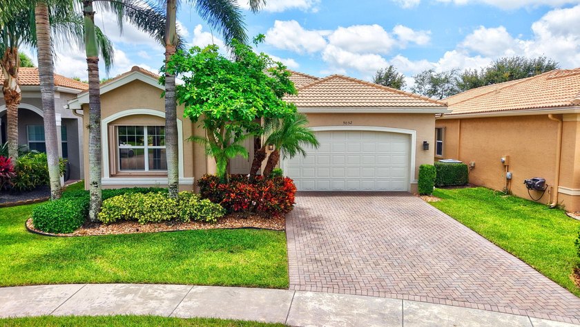 Welcome to this beautifully maintained 3-bedroom, 2.5-bath - photo 32