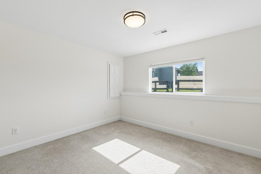 This stunning 5-bedroom, 3-bathroom home offers the perfect - photo 32