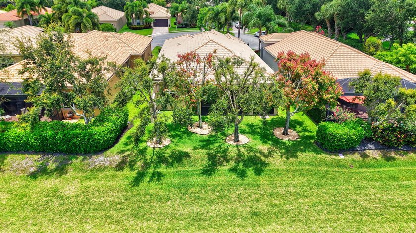 Welcome to this beautifully maintained 3-bedroom, 2.5-bath - photo 36