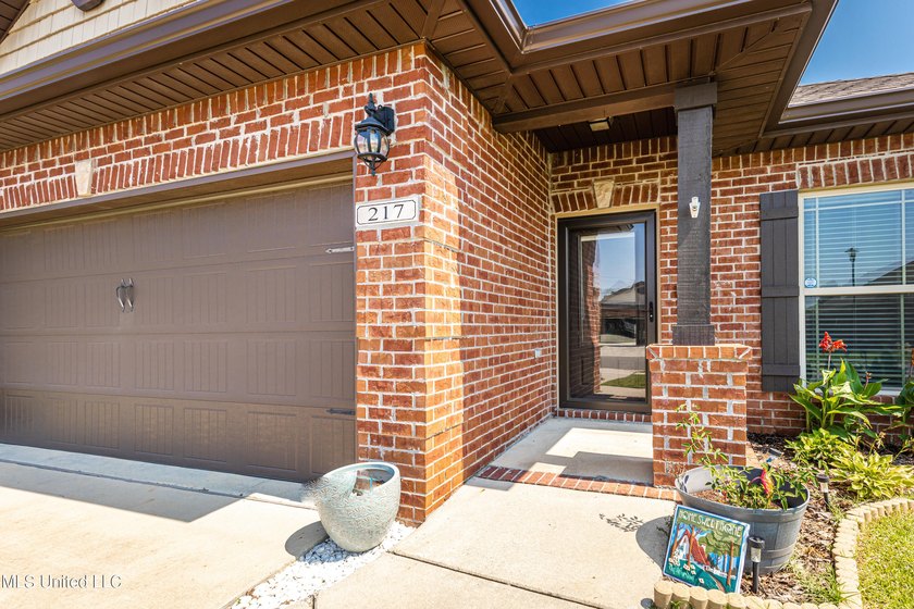 Welcome home to this charming 3-bedroom, 2-bath home in one of - photo 6