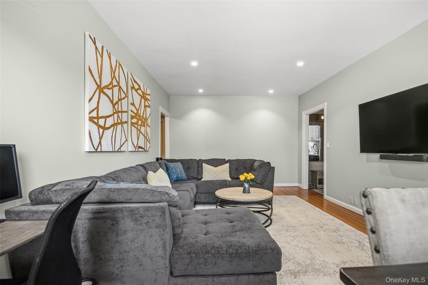 Welcome to Wellington Court, a well-maintained cooperative - photo 12