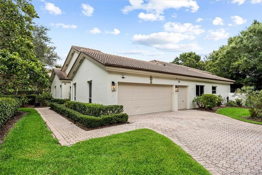 Resort-style living in Harbour Ridge Yacht &amp; Country Club with - photo 6