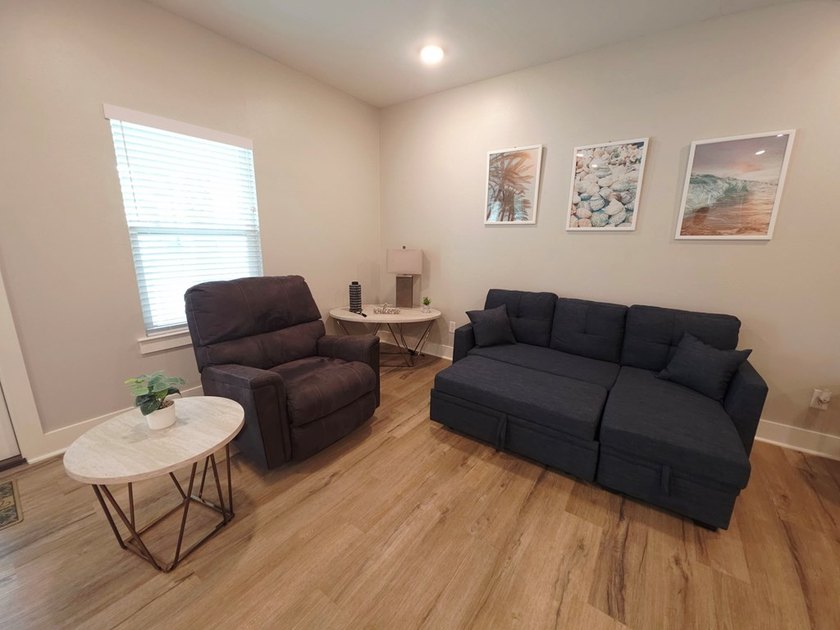 Your coastal escape awaits at 121 Oasis Circle! This charming 1 - photo 10