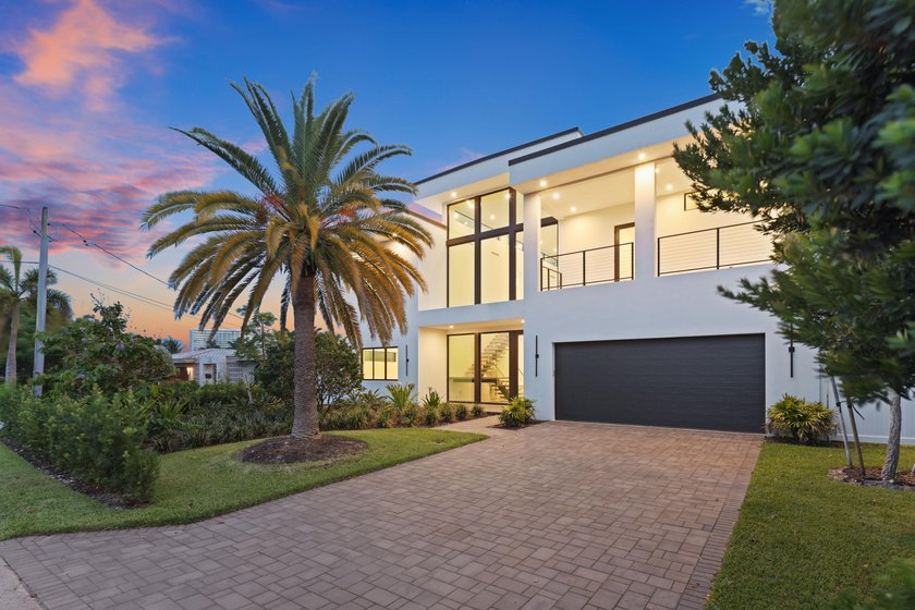 Brand-new modern waterfront estate offering the ultimate South - photo 4