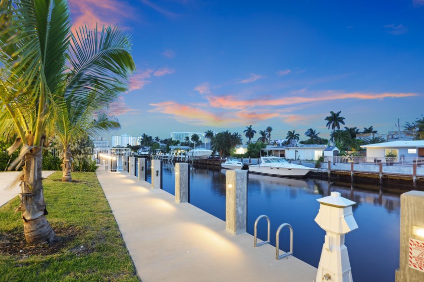 Brand-new modern waterfront estate offering the ultimate South - photo 5