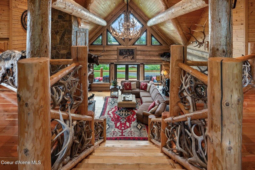 Welcome to Painted Rose Ranch, a remarkable mountain estate - photo 12