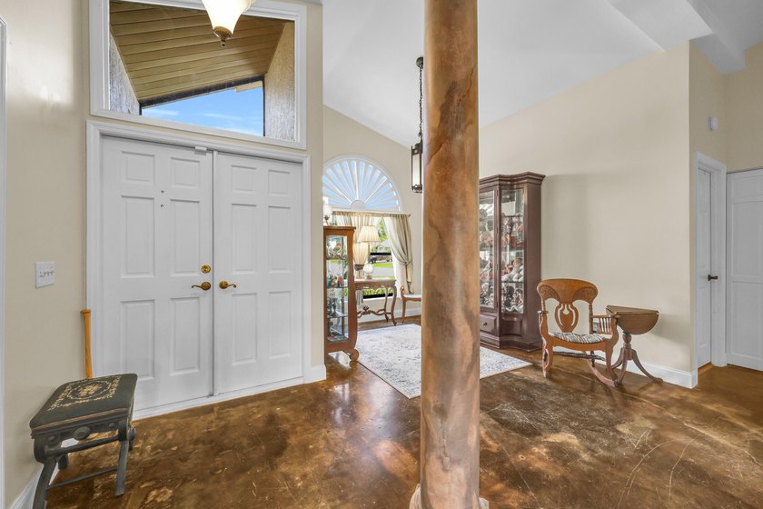 Beautifully maintained 3-bedroom, 2-bathroom, 1-car garage home - photo 5