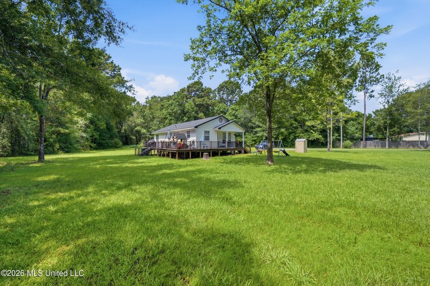 Precious three bedroom, two bath cottage located in the East - photo 27