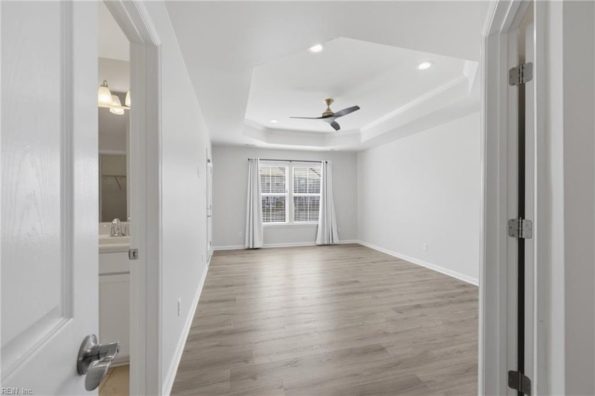 Welcome to Huntington Pointe! This beautifully designed Denby - photo 31