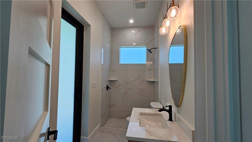 $$$ MOTIVATED SELLER !!! SEMI-CUSTOM BUILD WITH PLENTY OF - photo 32