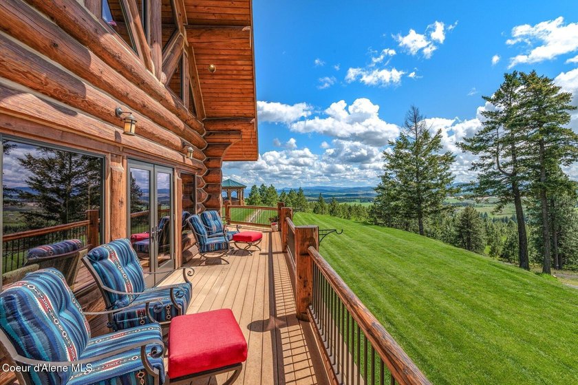 Welcome to Painted Rose Ranch, a remarkable mountain estate - photo 48