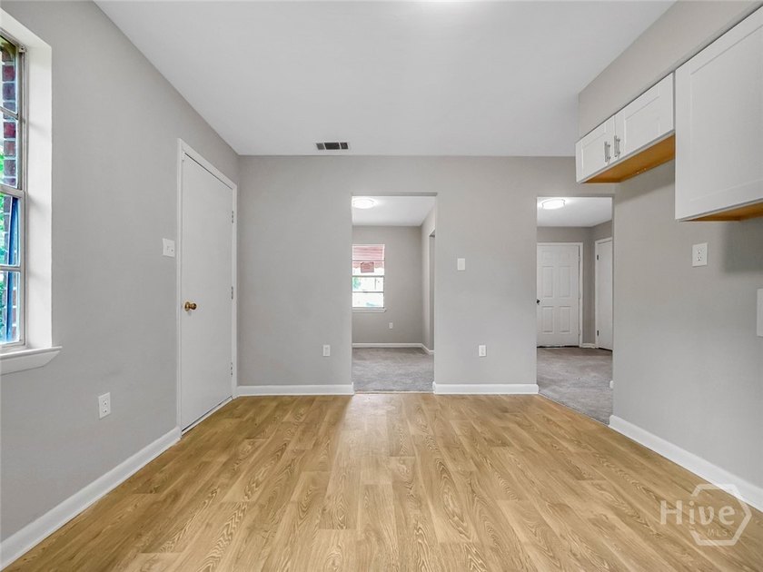 Come home to this recently renovated, all-brick, move-in-ready - photo 5