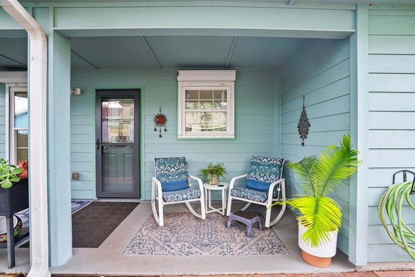 Welcome to the relaxed coastal lifestyle of Captains Bay - photo 5